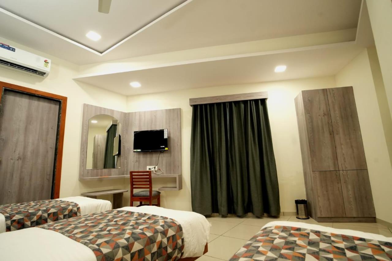 Hotl Sunsky Hotel Vadodara Luaran gambar