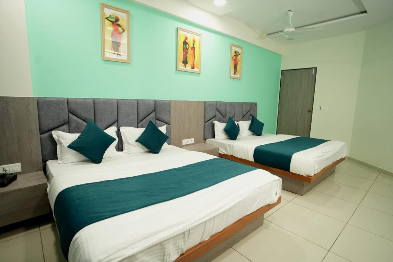 Hotl Sunsky Hotel Vadodara Luaran gambar